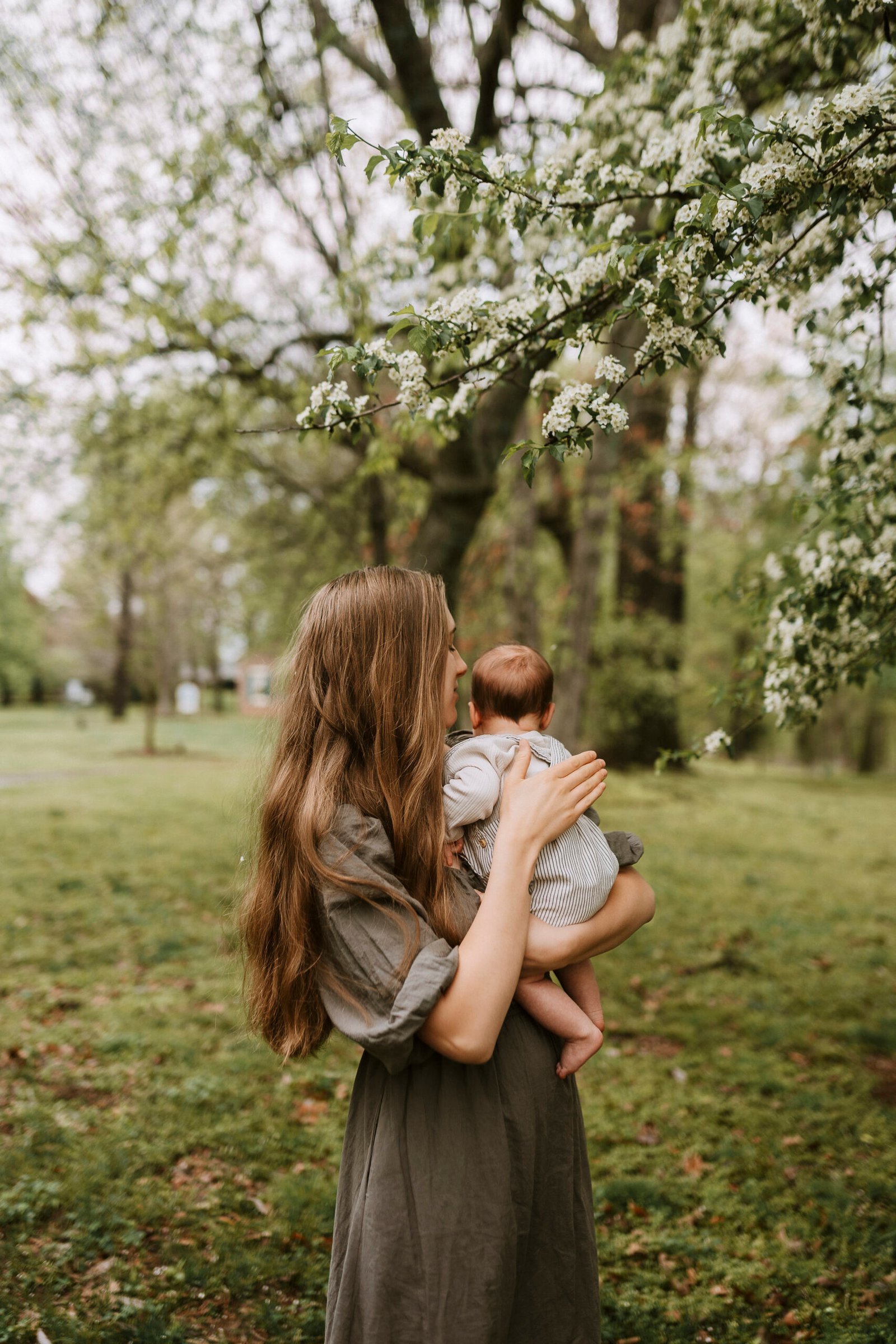 Kids playing outside during a relaxed family session